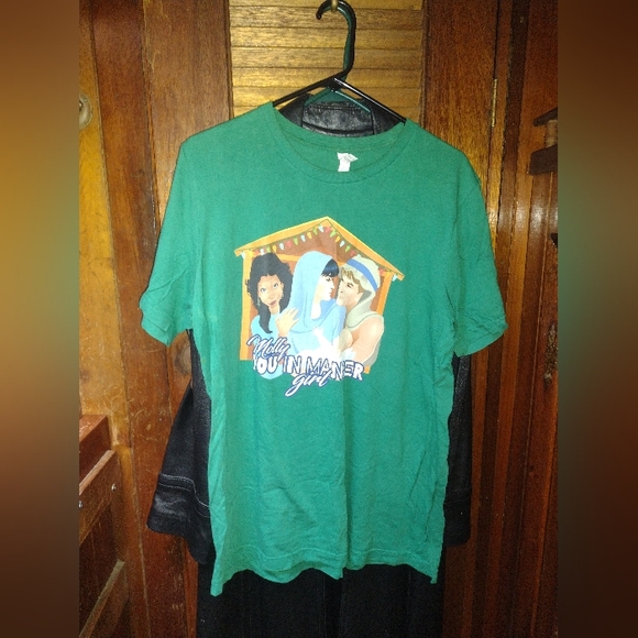 Christmas mashup shirt Ghost/manger - Picture 2 of 4